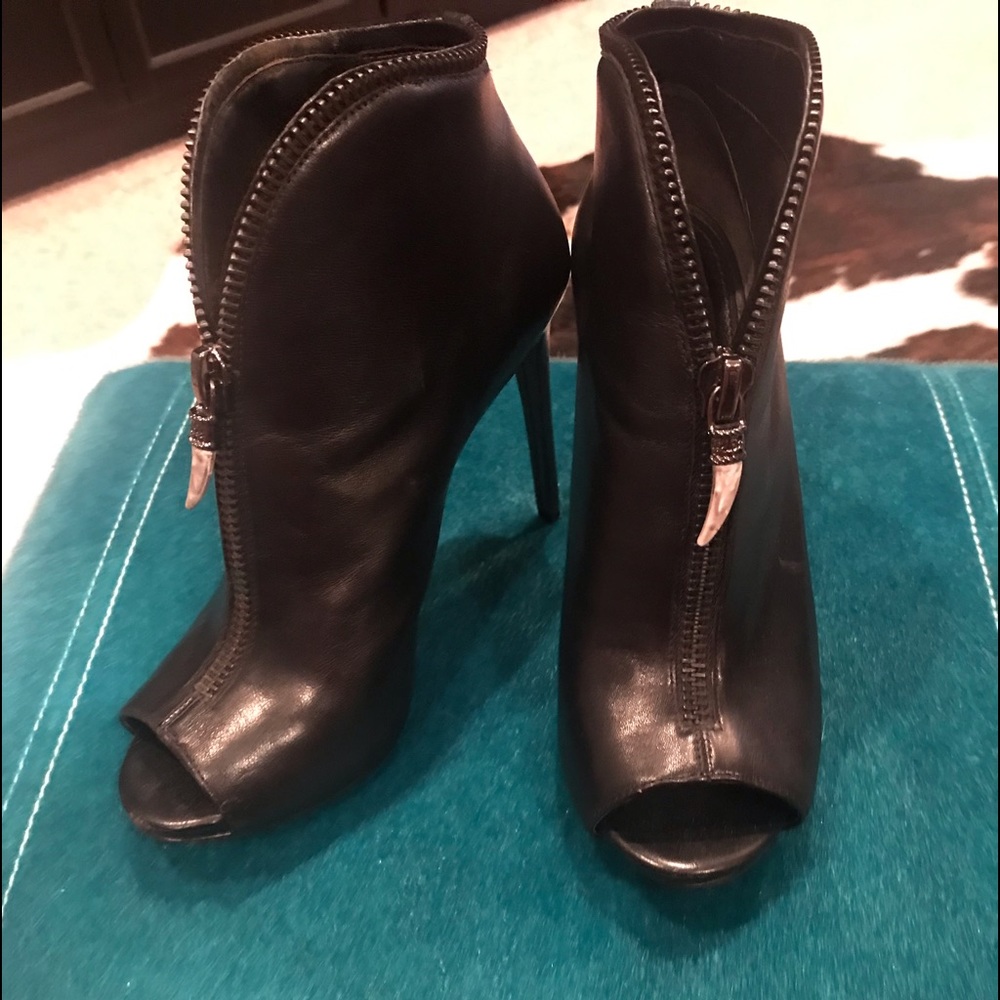 GUESS LEATHER OPEN TOE ANKLE BOOTS